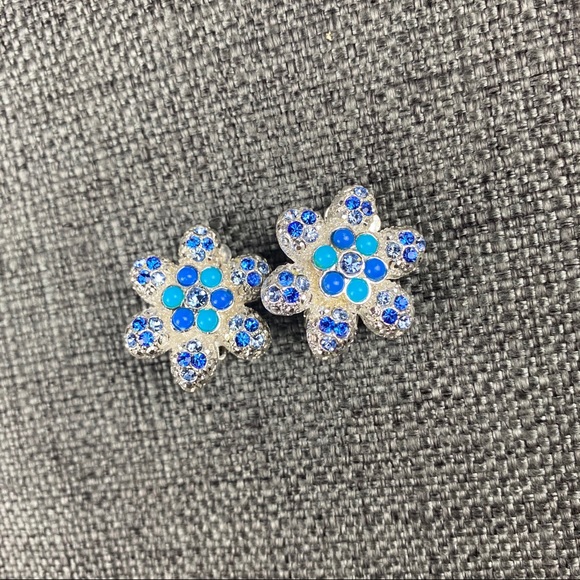 Vintage Shades of Blue & Silver Clip On Earrings - Picture 4 of 6